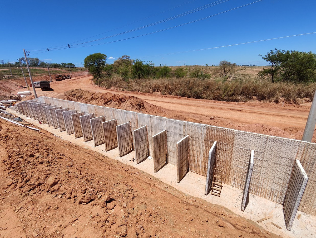 Muros de arrimo para MRV